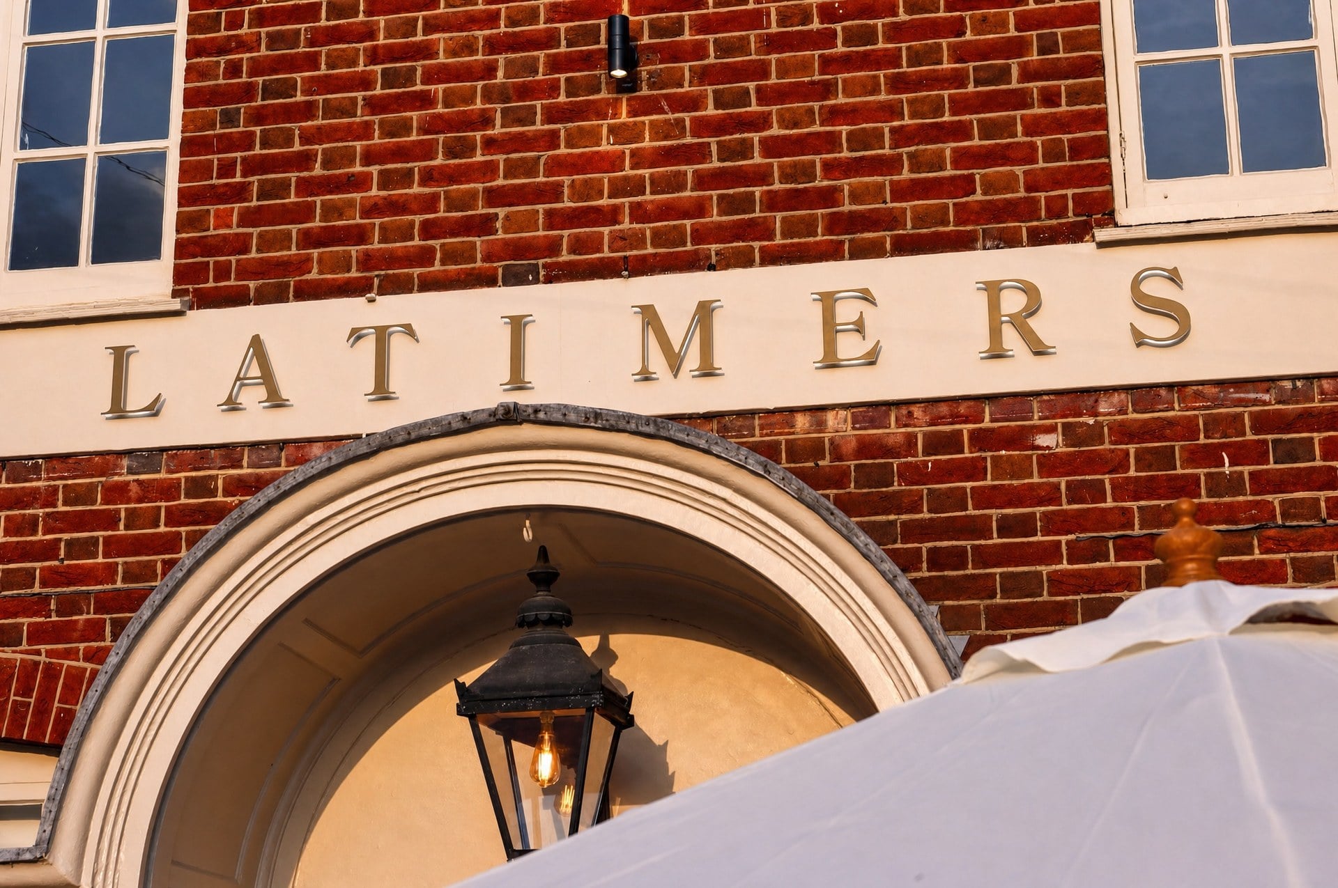 The Latimers hanging sign on Latimer Street, Romsey